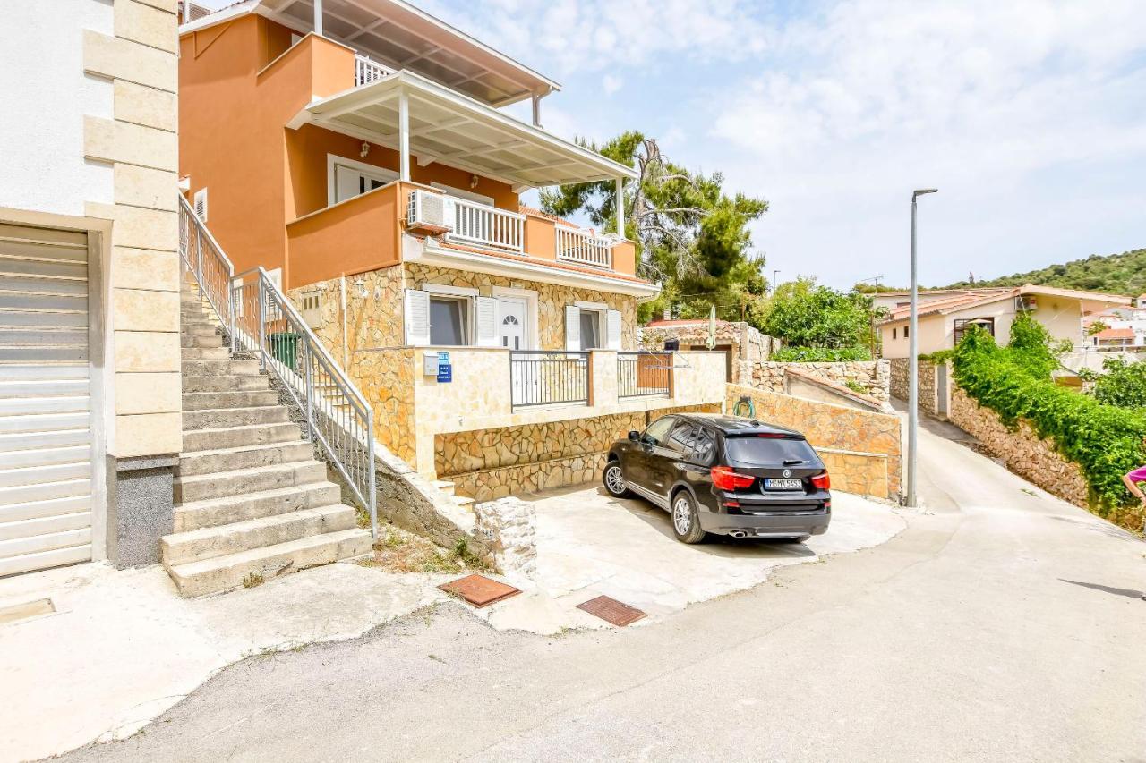 Apartment Ive I Maja Razanj